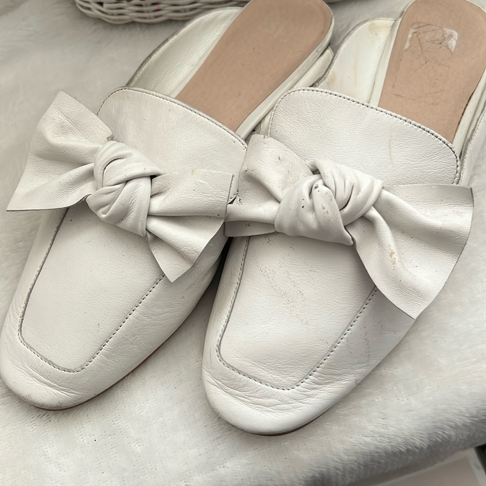 BP Leather Mules w/White Bamboo Shoulderbag